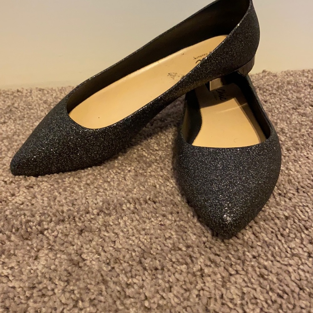 Women’s pointy toes flats